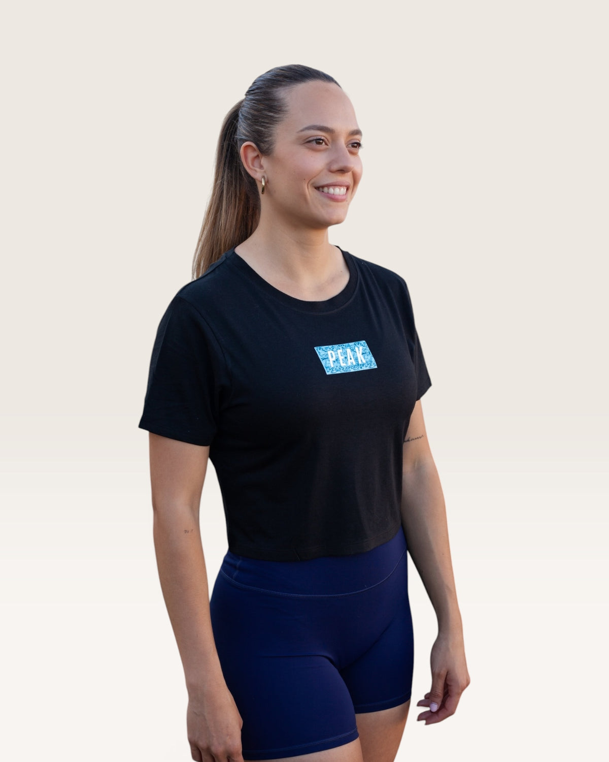 Camiseta Crop Logan Negro